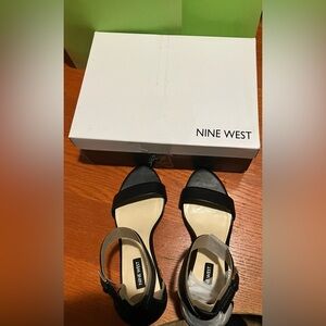 NEW w/Box Nine West Pruce Ankle Strap Block Heels 3” heel Size 9 Black